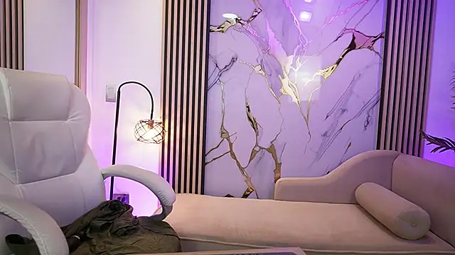 Emma Walkerr  online show from 04-07-26, 07:03