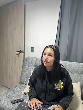 Jullya x online show from 04-13-26, 08:03