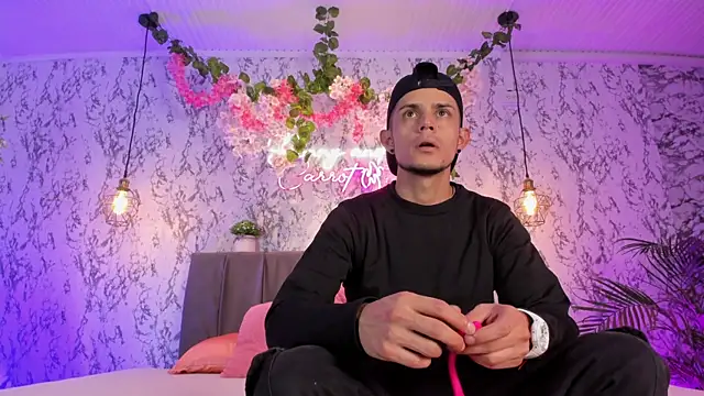 Bonny and carrot online show from 04-13-26, 07:08