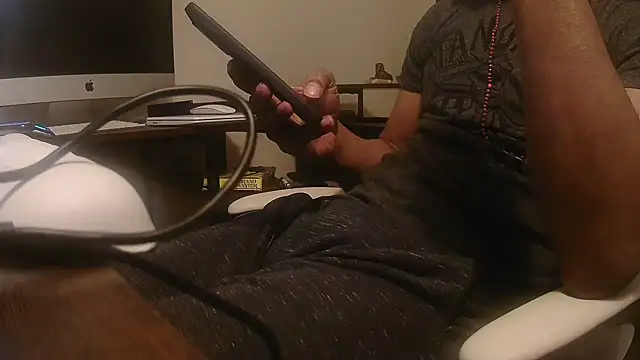 Snapshot of MrDaddyBbSnake chatting on 03-11-26, 01:00 MrDaddyBbSnake online show from 03-11-26, 01:00