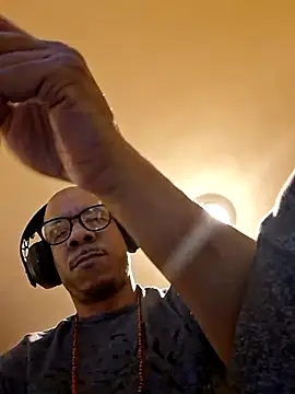 Snapshot of MrDaddyBbSnake chatting on 03-27-26, 04:51 MrDaddyBbSnake online show from 03-27-26, 04:51