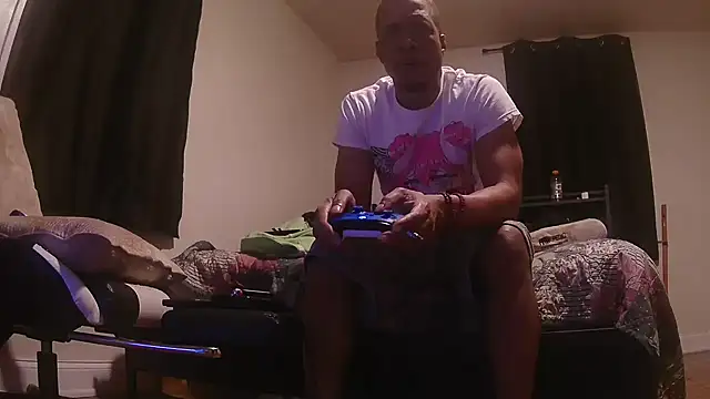 Snapshot of MrDaddyBbSnake chatting on 04-05-26, 02:09 MrDaddyBbSnake online show from 04-05-26, 02:09