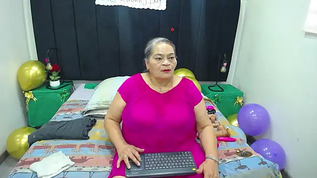 Snapshot of VickyBoobss chatting on 03-19-26, 07:29 VickyBoobss online show from 03-19-26, 07:29