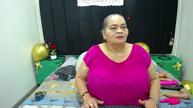 Snapshot of VickyBoobss chatting on 03-21-26, 12:43 VickyBoobss online show from 03-21-26, 12:43