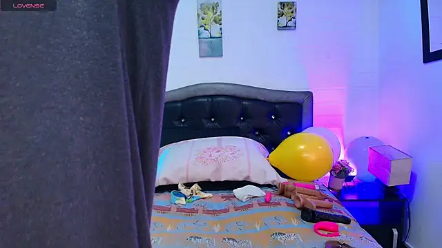 Snapshot of VickyBoobss chatting on 04-05-26, 12:35 VickyBoobss online show from 04-05-26, 12:35