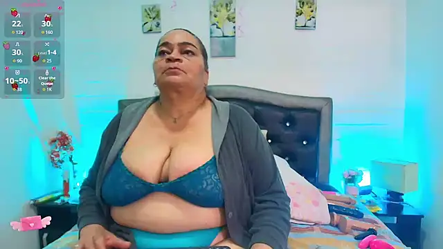 VickyBoobss online show from 05-18-26, 02:01