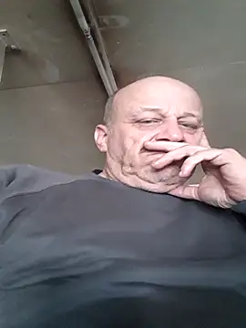 Snapshot of Schwach041967 chatting on 04-23-26, 03:25 Schwach041967 online show from 04-23-26, 03:25
