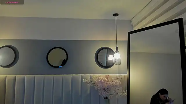 chelsea bolton  online show from 03-31-26, 12:05