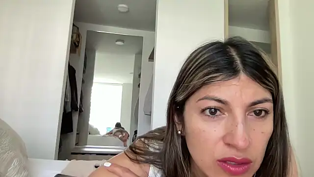 Snapshot of LunaBeya chatting on 05-03-26, 01:06 LunaBeya online show from 05-03-26, 01:06