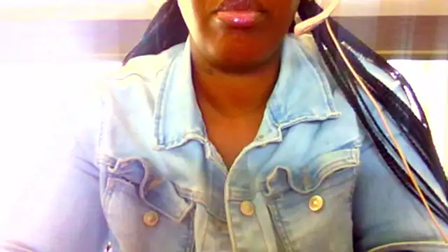 chocolatechipkukky85 online show from 04-15-26, 07:32