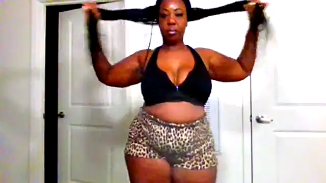 Snapshot of chocolatechipkukky85 chatting on 07-08-26, 04:06 chocolatechipkukky85 online show from 07-08-26, 04:06