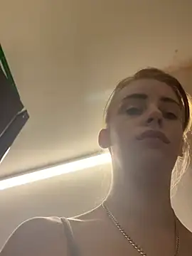 Snapshot of VioletxBlue chatting on 07-07-26, 11:31 VioletxBlue online show from 07-07-26, 11:31