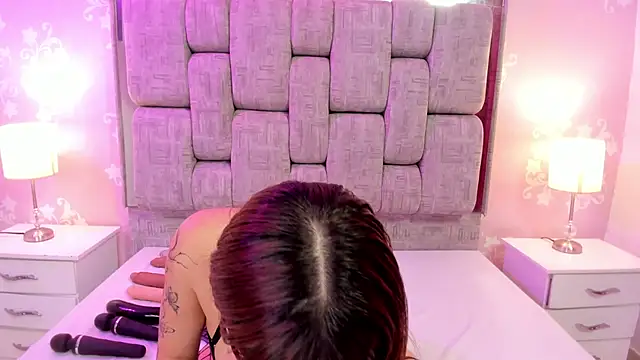 SalomeSimonz online show from 06-12-26, 07:46