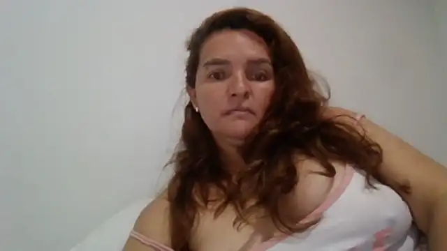 Snapshot of squirtlatinx chatting on 04-18-26, 12:53 squirtlatinx online show from 04-18-26, 12:53
