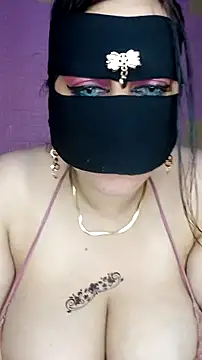 Snapshot of shosho500500 chatting on 10-04-25, 11:47 shosho500500 online show from 10-04-25, 11:47