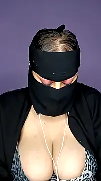 Snapshot of shosho500500 chatting on 12-04-25, 09:45 shosho500500 online show from 12-04-25, 09:45