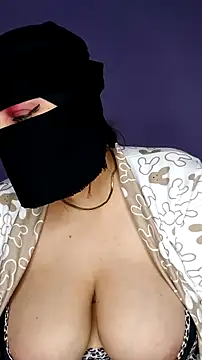 Snapshot of shosho500500 chatting on 01-17-26, 10:13 shosho500500 online show from 01-17-26, 10:13