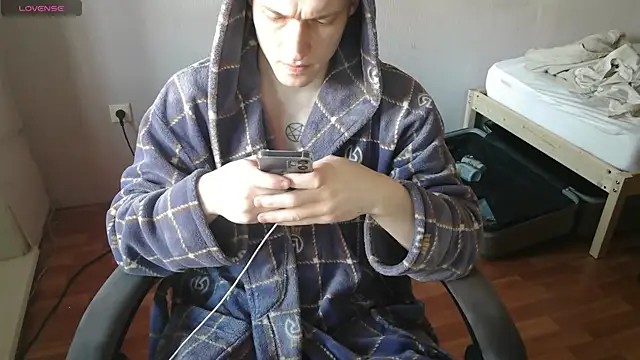 Snapshot of johnny_positive chatting on 04-04-26, 05:06 johnny positive online show from 04-04-26, 05:06
