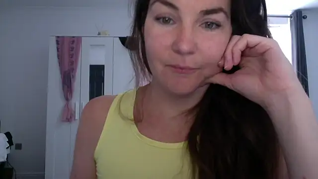 LittleMissFoxx online show from 06-20-26, 05:16