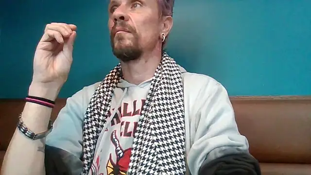 Snapshot of AQuickPhyx chatting on 03-14-25, 11:32 AQuickPhyx online show from 03-14-25, 11:32