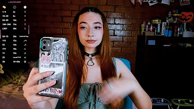 Annycolin  online show from 03-18-26, 09:40