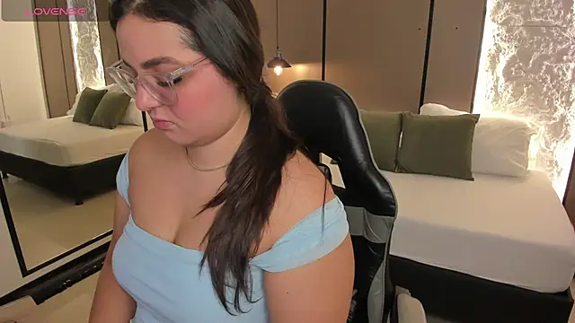 Snapshot of lilly_ass_ chatting on 07-10-26, 01:03 lilly ass online show from 07-10-26, 01:03