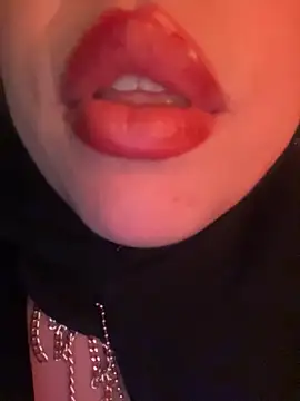 Snapshot of zahra_Jalid chatting on 05-15-26, 11:34 zahra Jalid online show from 05-15-26, 11:34