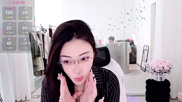 Snapshot of miaomiao-777 chatting on 04-10-26, 02:28 miaomiao-777 online show from 04-10-26, 02:28