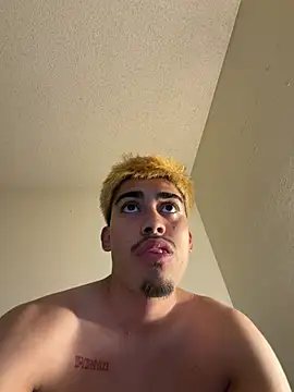 Snapshot of Daddywick chatting on 03-20-26, 01:54 Daddywick online show from 03-20-26, 01:54