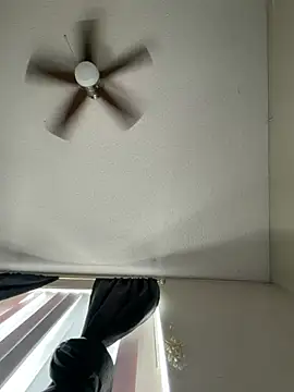 Snapshot of Daddywick chatting on 04-15-26, 11:27 Daddywick online show from 04-15-26, 11:27