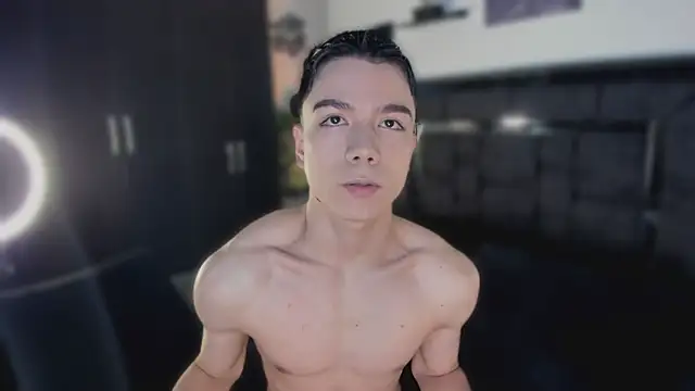 alanblack1 online show from 04-12-26, 12:43