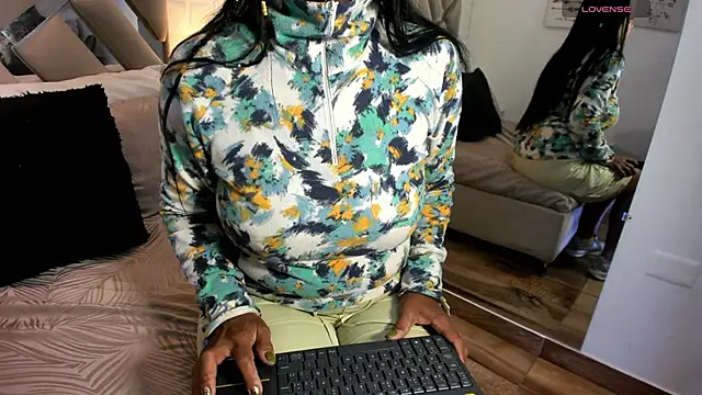 raquell moore online show from 10-11-25, 11:09