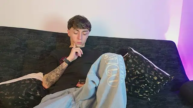 ethan and ava online show from 02-08-26, 02:59