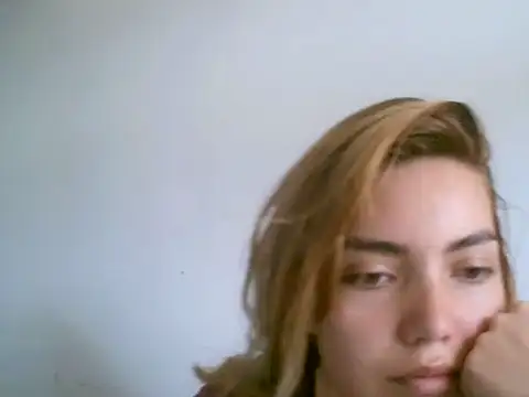 VittoriaTaylor online show from 11-20-25, 08:41