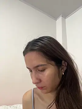 Bella still online show from 04-03-26, 01:53