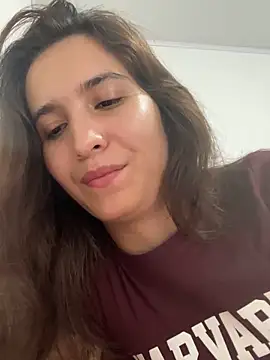 Bella still online show from 04-19-26, 07:49