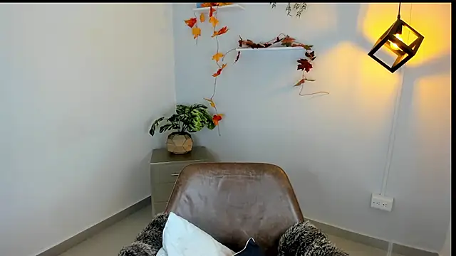 Juliane su online show from 01-16-25, 02:19