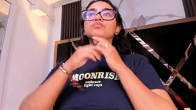 miilaklum online show from 02-15-26, 05:31