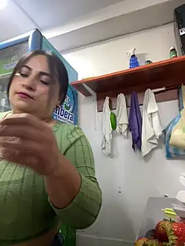 Snapshot of Miia_Jazmin chatting on 03-14-25, 01:24 Miia Jazmin online show from 03-14-25, 01:24