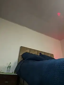 Snapshot of Miia_Jazmin chatting on 10-24-25, 02:02 Miia Jazmin online show from 10-24-25, 02:02