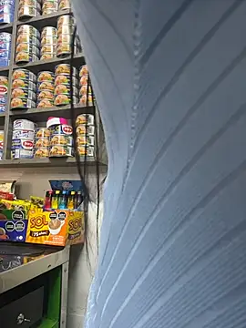 Snapshot of Miia_Jazmin chatting on 12-17-25, 08:04 Miia Jazmin online show from 12-17-25, 08:04