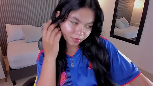 Snapshot of adarna13_ chatting on 06-17-26, 07:26 adarna13 online show from 06-17-26, 07:26