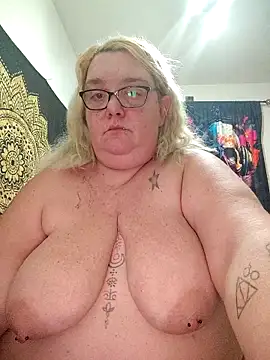 diosacurvy1984 online show from 04-12-26, 10:26