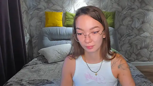 Snapshot of SusannJohnson chatting on 06-19-26, 12:37 SusannJohnson online show from 06-19-26, 12:37