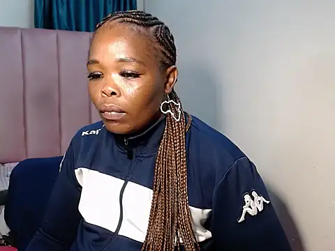 Snapshot of Hazel-nutt chatting on 03-15-25, 06:36 Hazel-nutt online show from 03-15-25, 06:36