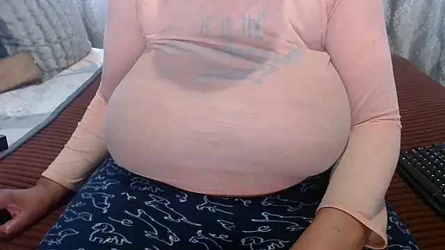 Snapshot of BUBBLYBUNNYxx chatting on 05-07-26, 05:13 BUBBLYBUNNYxx online show from 05-07-26, 05:13