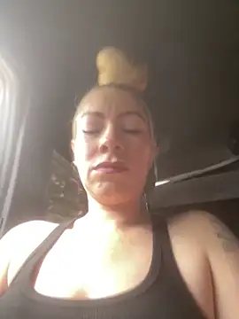 Snapshot of viktoria_davis_ chatting on 06-16-26, 08:55 viktoria davis online show from 06-16-26, 08:55