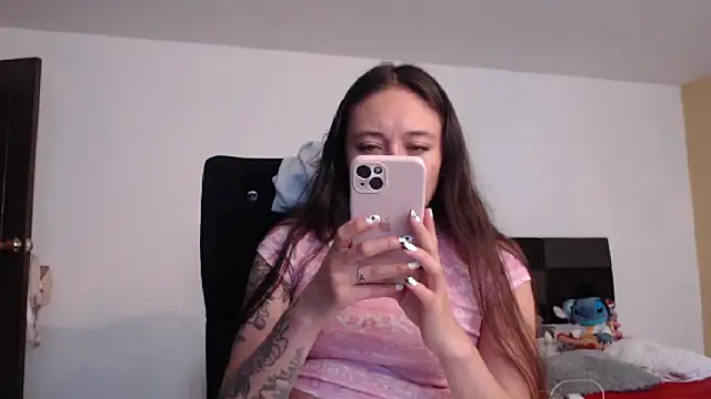 Snapshot of Elsa-bad chatting on 02-20-25, 12:04 Elsa-bad online show from 02-20-25, 12:04