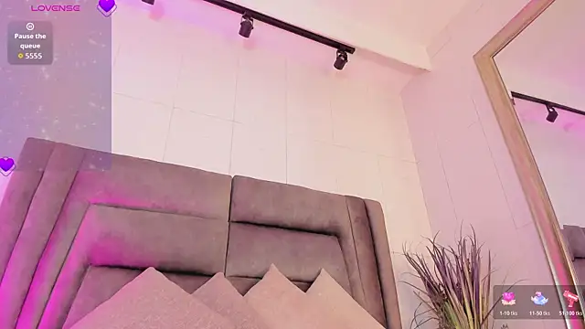 DannaJhonson1 online show from 04-13-26, 07:19