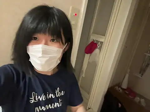 Snapshot of riri_riri_jp chatting on 06-18-26, 10:52 riri riri jp online show from 06-18-26, 10:52